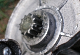 The main drive gear, pinion.